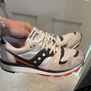 Saucony Men's White and Black Sneakers with Red Accents